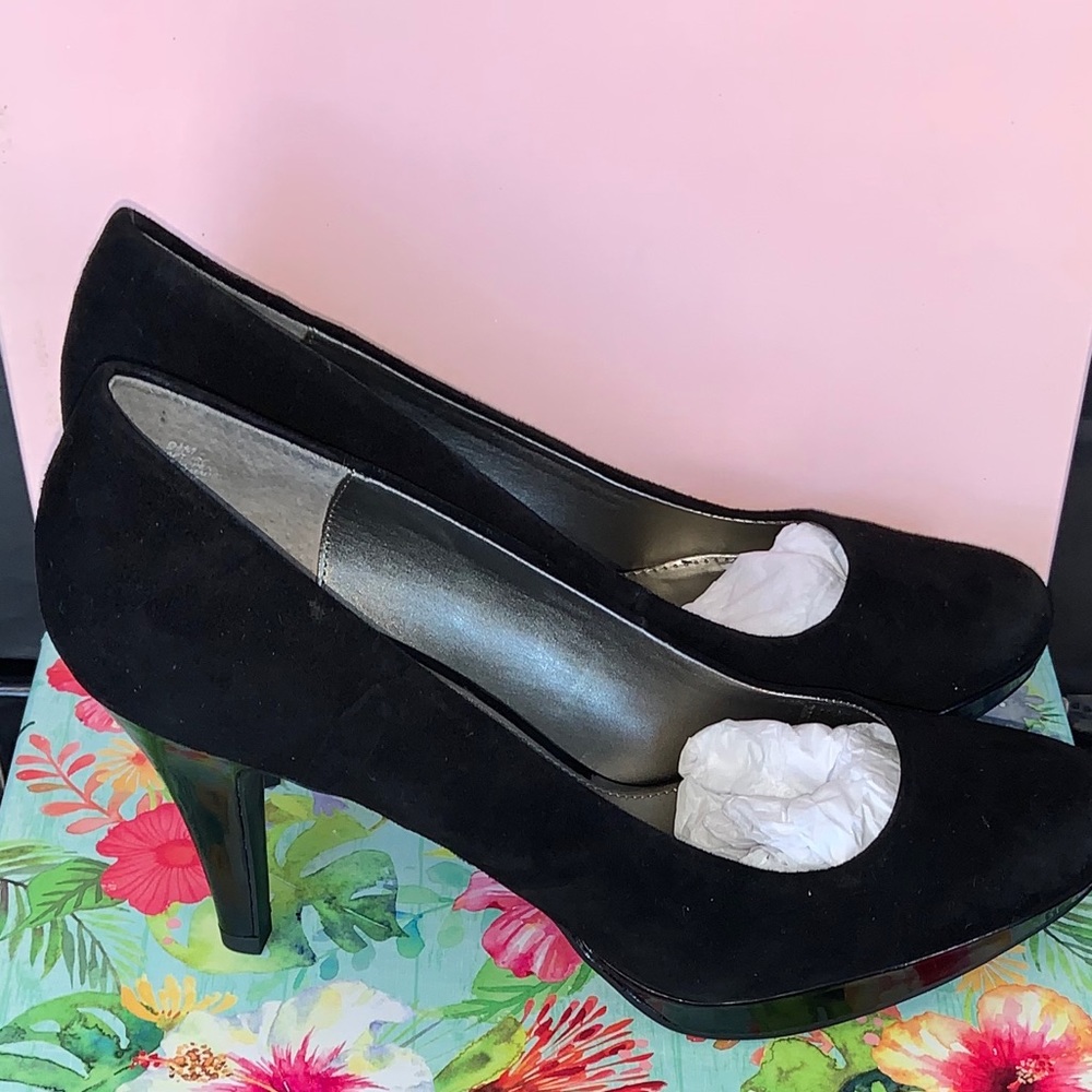 🆕Bandolino Black Suede Heel In 9 1/2 NIB